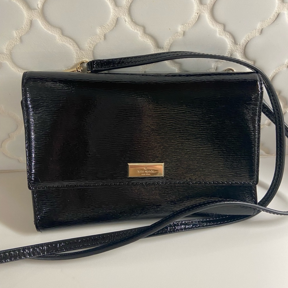 Kate Spade Bixby Place Winni black patent leather crossbody clutch wallet purse